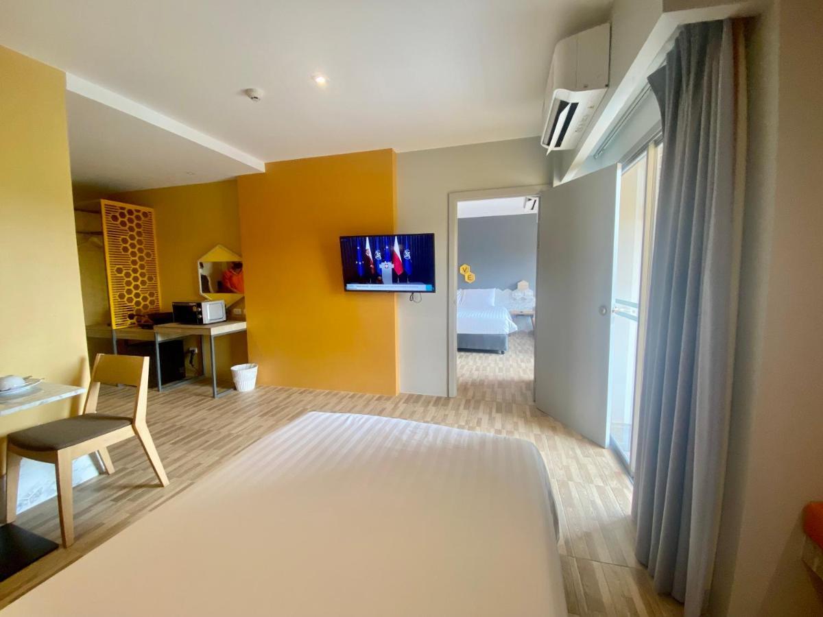 Beehive Boutique Hotel Пхукет Екстер'єр фото