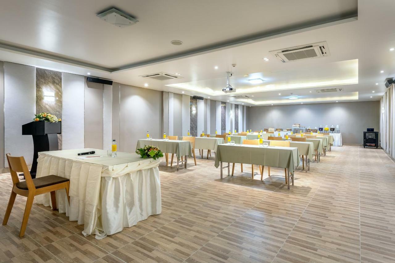 Beehive Boutique Hotel Пхукет Екстер'єр фото