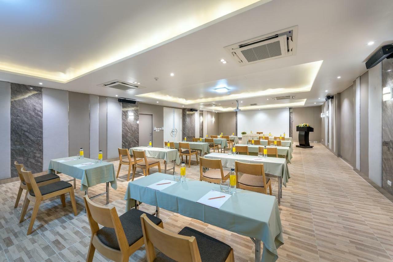 Beehive Boutique Hotel Пхукет Екстер'єр фото
